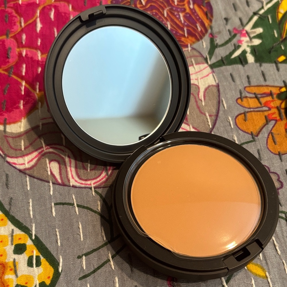 MAC Studio Fix Powder Plus Foundation - Picture 6 of 7